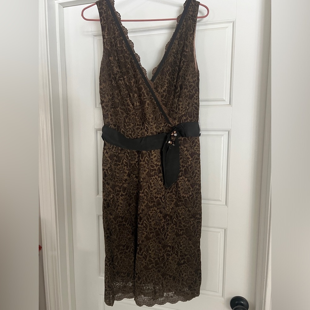 BCBG MAXAZRIA LACE DRESS